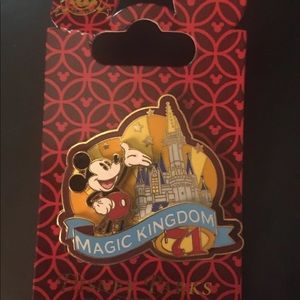 Disney Mickey Mouse WDW Castle MK '71 Pin Limited